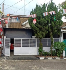 Rumah dalam Komplek Perumahan di Selatan Jakarta